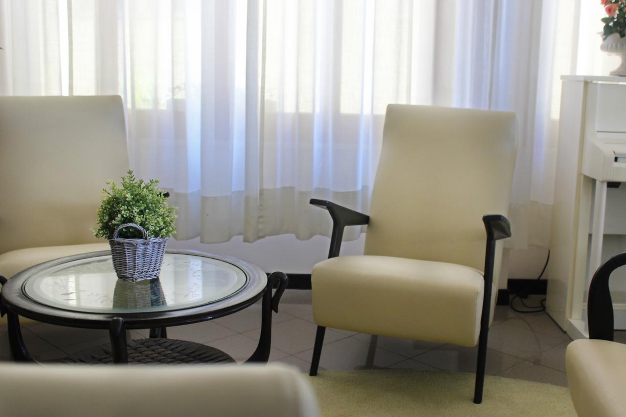 Hotel Lungomare 卡托利卡 外观 照片