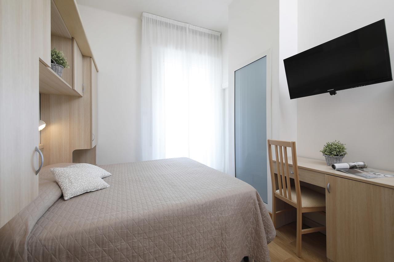 Hotel Lungomare 卡托利卡 外观 照片